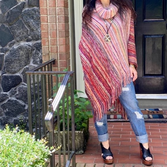 Multi-Hued Rose Cowl Neck NEW Gorgeous Poncho - Picture 5 of 6